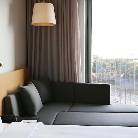 Nest Hotel Інчхон Екстер'єр фото A room at the hotel