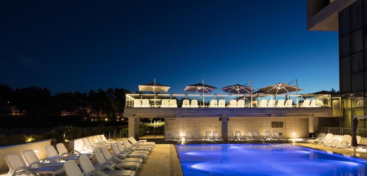 Nest Hotel Інчхон Екстер'єр фото The pool at the hotel