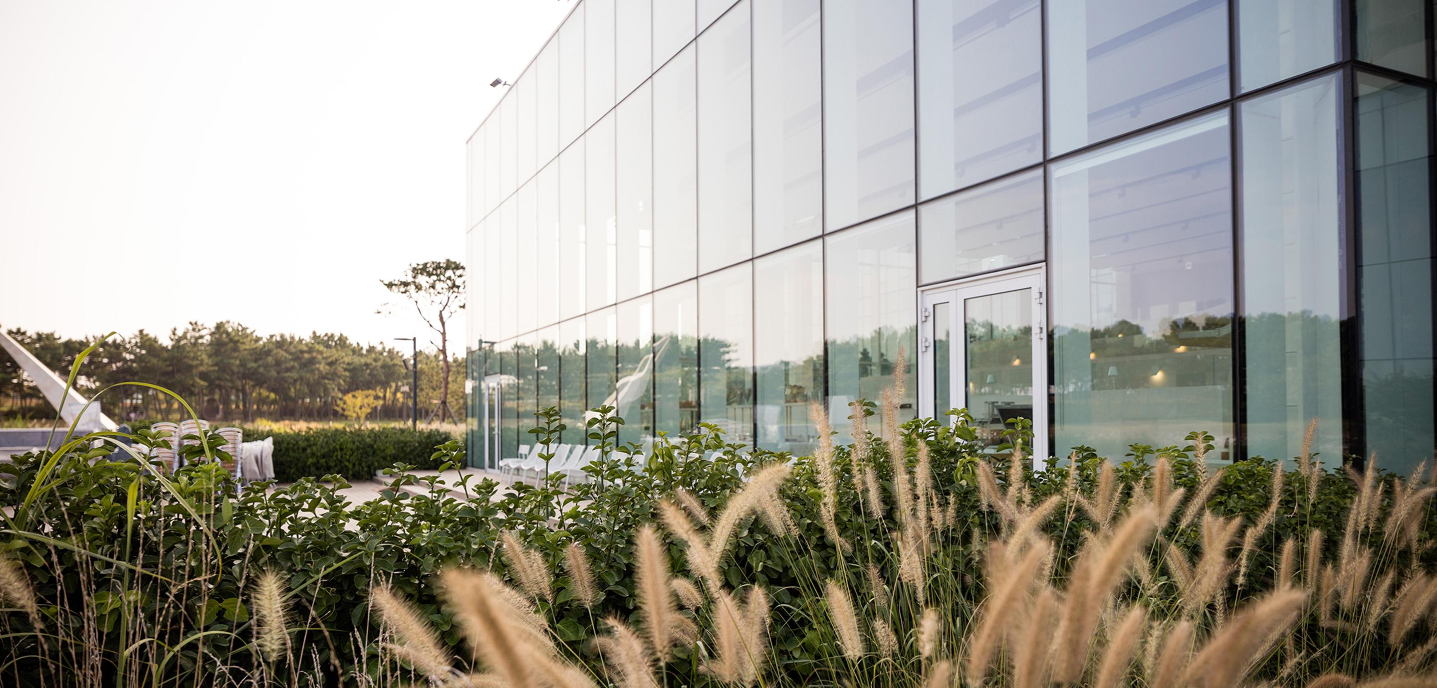 Nest Hotel Інчхон Екстер'єр фото The building of the National Institute of Nanotechnology