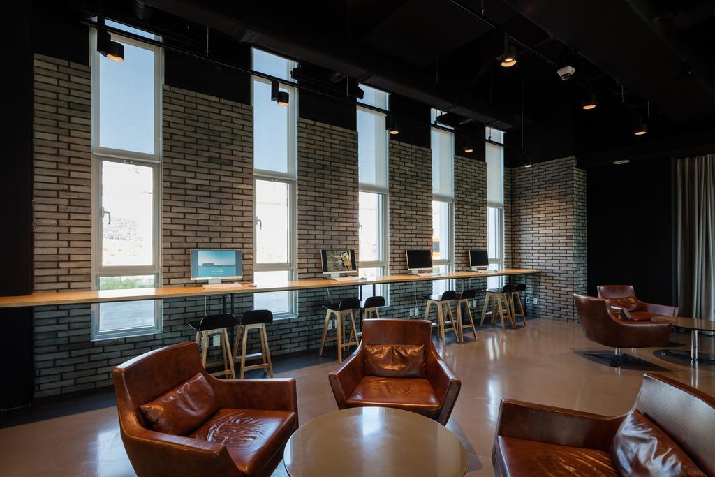 Nest Hotel Інчхон Екстер'єр фото Library