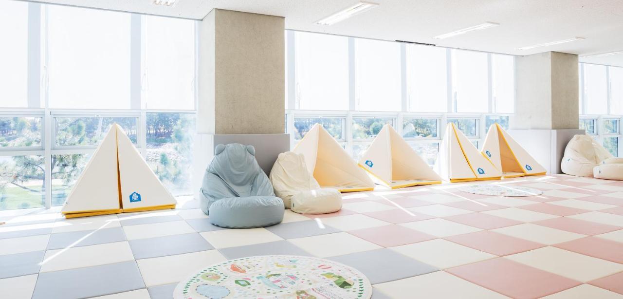 Nest Hotel Інчхон Екстер'єр фото Bean bag chairs in a Japanese kindergarten